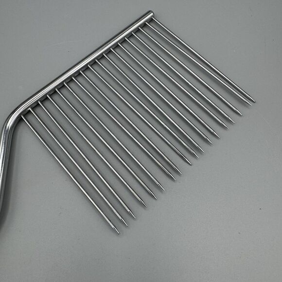 Vintage 1940s Cake Slicer Breaker with Swirled Caramel Bakelite Handle 18 Tines - Picture 4 of 6